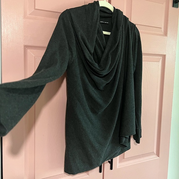 ✨EUC✨Cable & Gauge Gray Wrap Sweater - One Size Fits Most : Womens SM - XL. - Picture 4 of 5